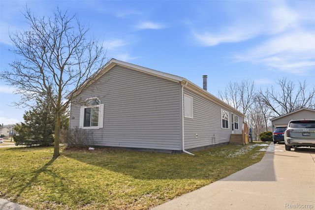 11050 Willowgreen Court, Green Oak Township, MI 48178