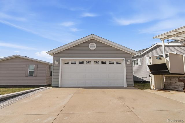 11050 Willowgreen Court, Green Oak Township, MI 48178