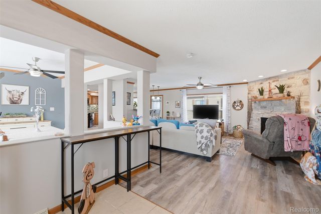 11050 Willowgreen Court, Green Oak Township, MI 48178