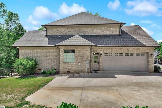 10 Colonel Storrs Court, Greer, SC 29650