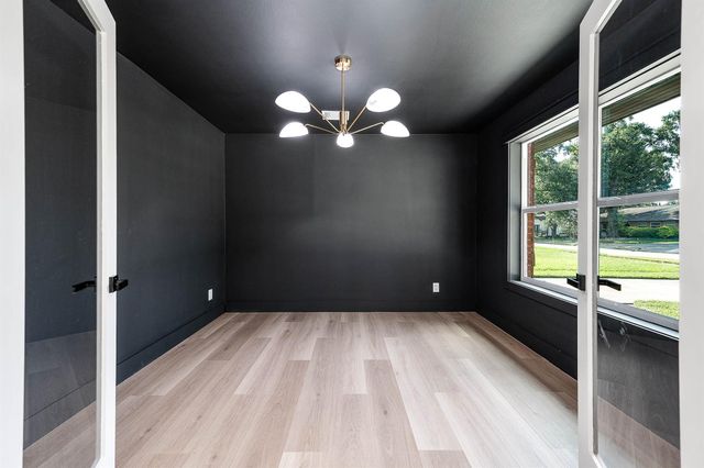 5507 Valkeith Drive, Houston, TX 77096