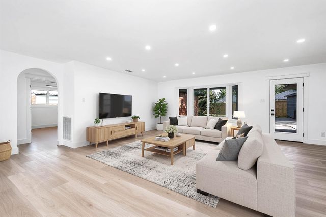 5507 Valkeith Drive, Houston, TX 77096