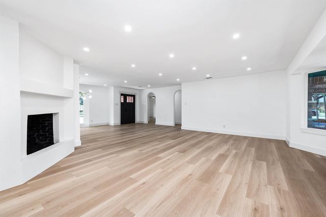 5507 Valkeith Drive, Houston, TX 77096