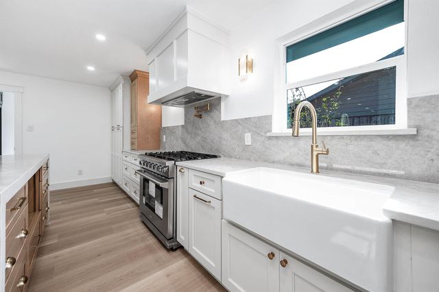 5507 Valkeith Drive, Houston, TX 77096