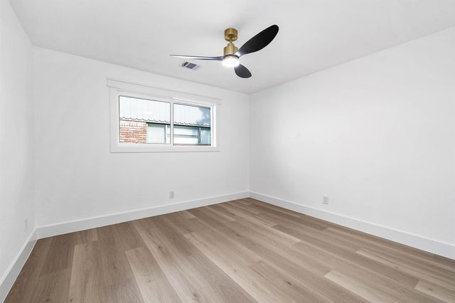 5507 Valkeith Drive, Houston, TX 77096
