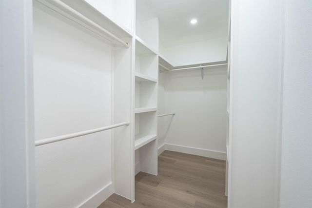5507 Valkeith Drive, Houston, TX 77096