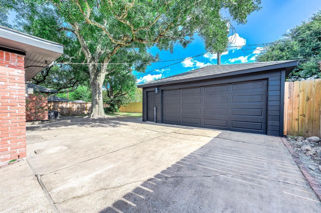 5507 Valkeith Drive, Houston, TX 77096