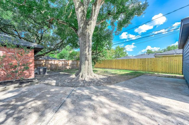 5507 Valkeith Drive, Houston, TX 77096