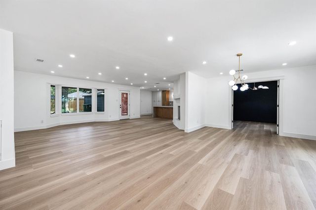 5507 Valkeith Drive, Houston, TX 77096