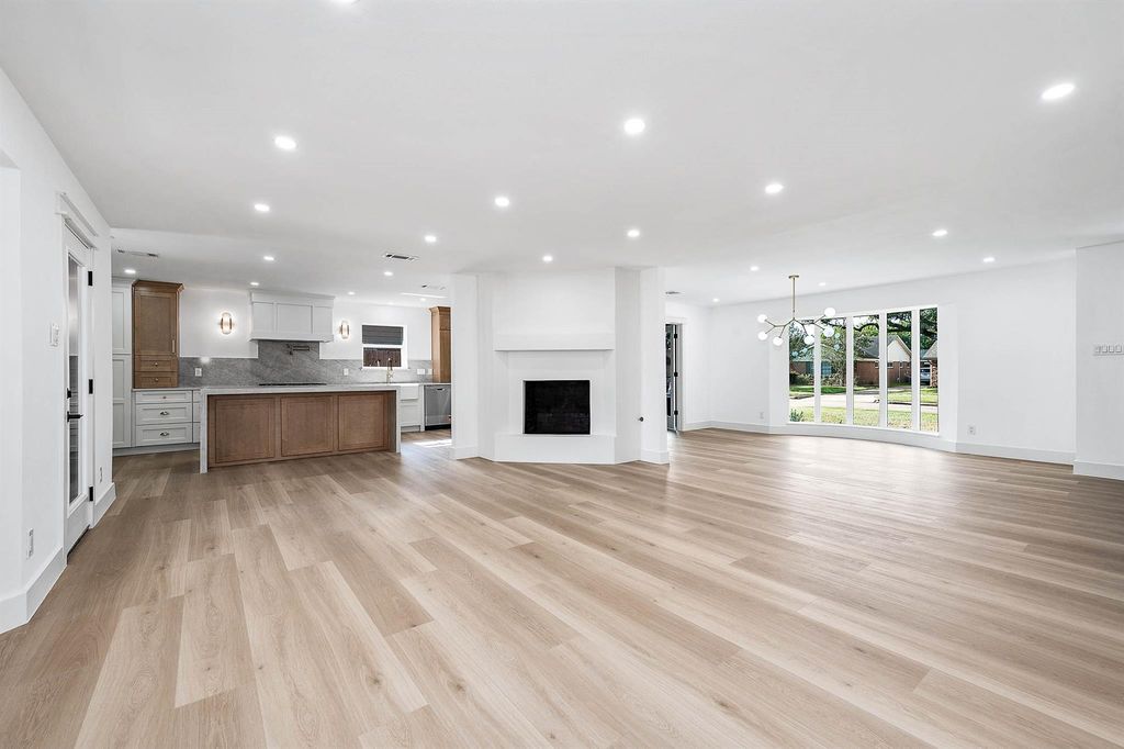 5507 Valkeith Drive, Houston, TX 77096