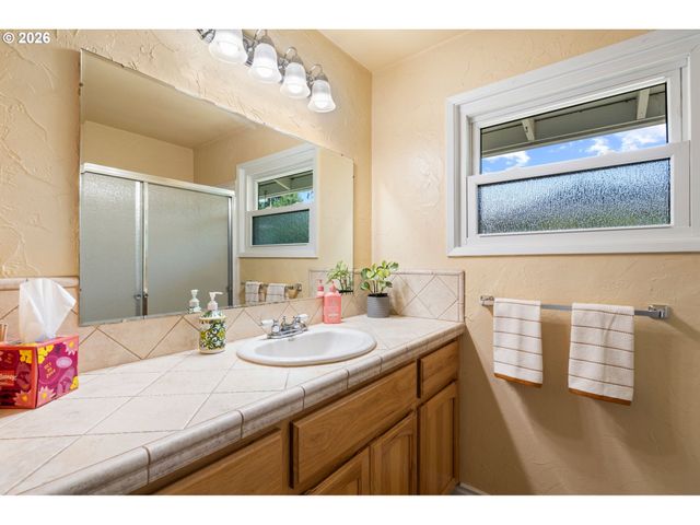 6221 MONTANA Ln, Vancouver, WA 98661