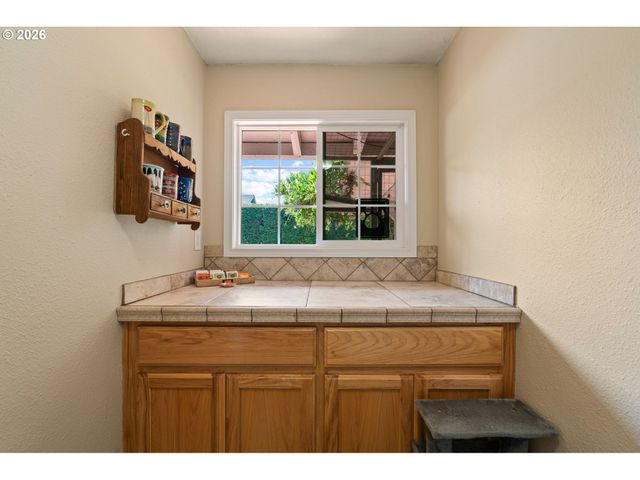 6221 MONTANA Ln, Vancouver, WA 98661