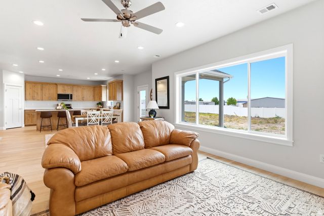1635 W 3125 N, Pleasant View, UT 84414