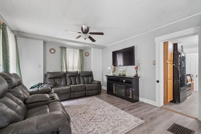 323 Rollstone St, Fitchburg, MA 01420