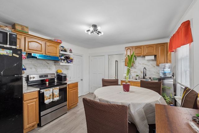323 Rollstone St, Fitchburg, MA 01420