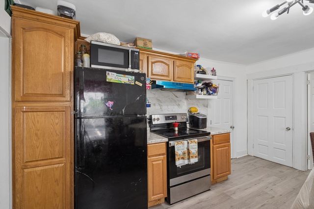 323 Rollstone St, Fitchburg, MA 01420