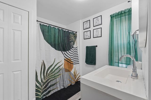 323 Rollstone St, Fitchburg, MA 01420