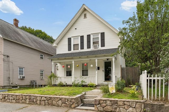 323 Rollstone St, Fitchburg, MA 01420
