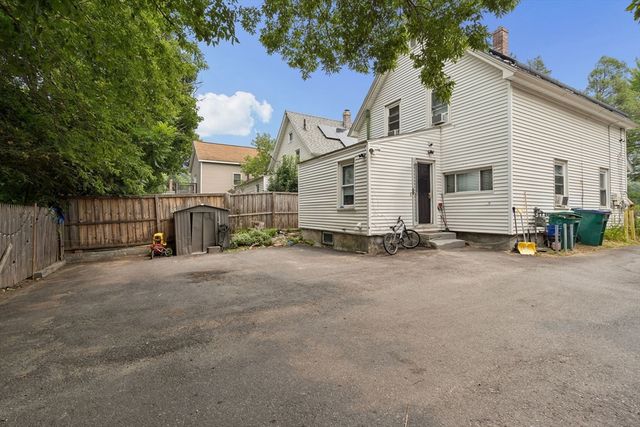 323 Rollstone St, Fitchburg, MA 01420