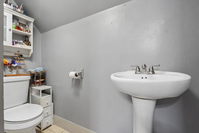 323 Rollstone St, Fitchburg, MA 01420