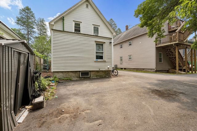 323 Rollstone St, Fitchburg, MA 01420