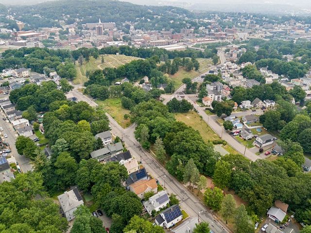 323 Rollstone St, Fitchburg, MA 01420