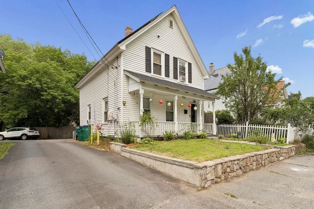 323 Rollstone St, Fitchburg, MA 01420