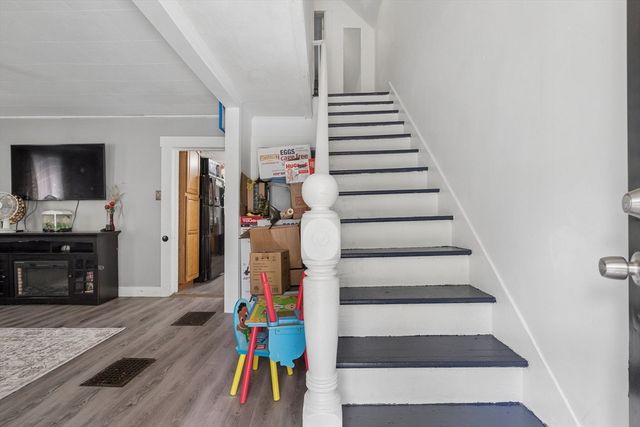 323 Rollstone St, Fitchburg, MA 01420