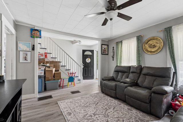 323 Rollstone St, Fitchburg, MA 01420