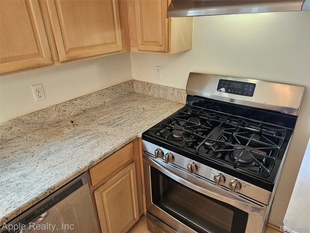 1179 Oaklawn Drive, Pontiac, MI 48341