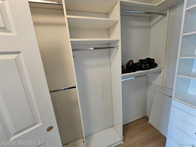 1179 Oaklawn Drive, Pontiac, MI 48341