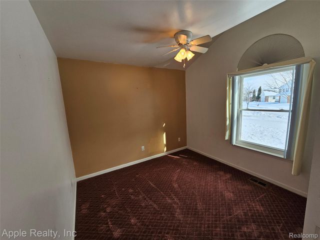 1179 Oaklawn Drive, Pontiac, MI 48341