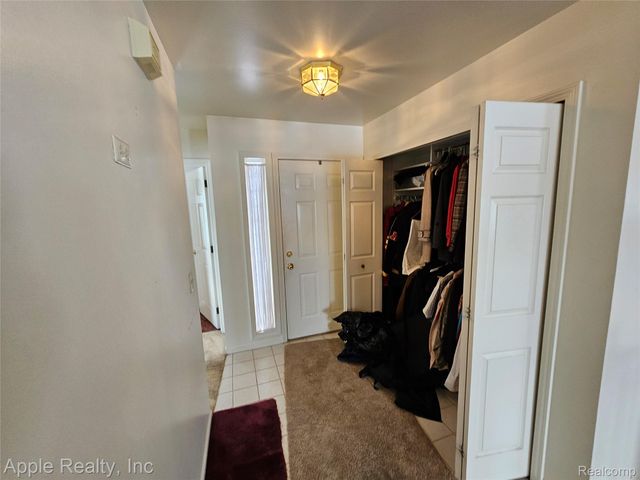 1179 Oaklawn Drive, Pontiac, MI 48341