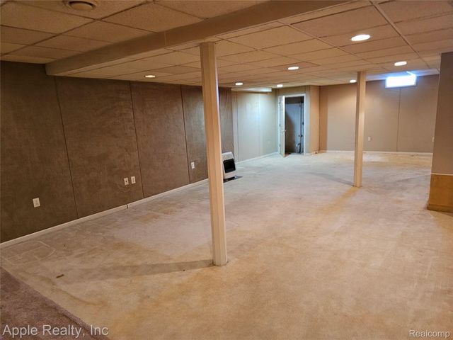 1179 Oaklawn Drive, Pontiac, MI 48341