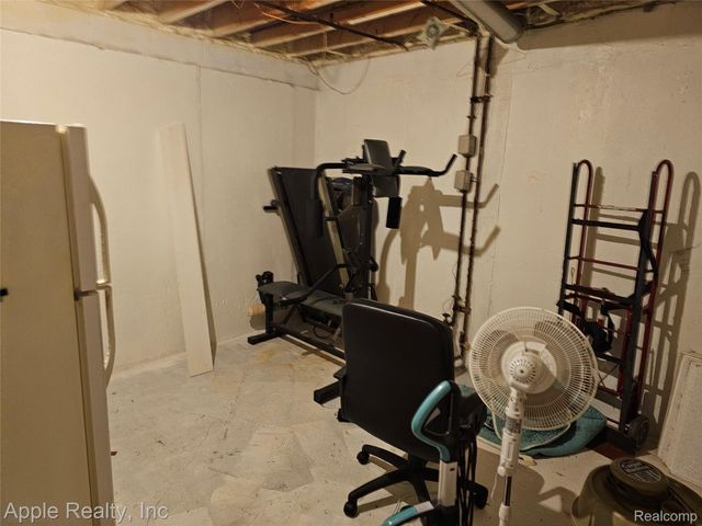 1179 Oaklawn Drive, Pontiac, MI 48341