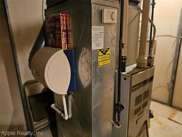 1179 Oaklawn Drive, Pontiac, MI 48341