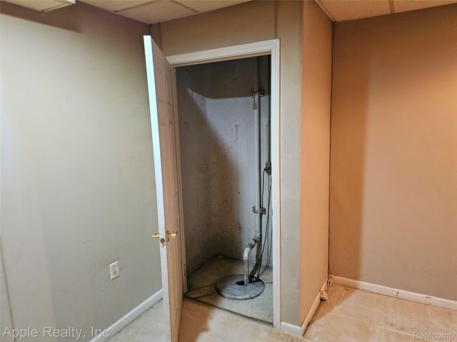 1179 Oaklawn Drive, Pontiac, MI 48341