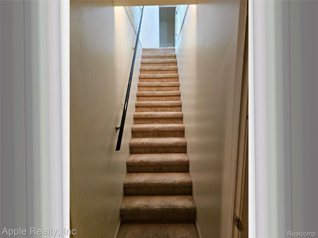 1179 Oaklawn Drive, Pontiac, MI 48341