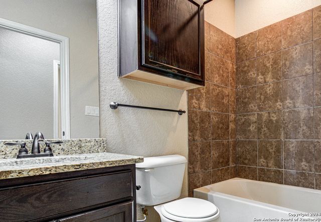 1042 CAROLYN CV, New Braunfels, TX 78130