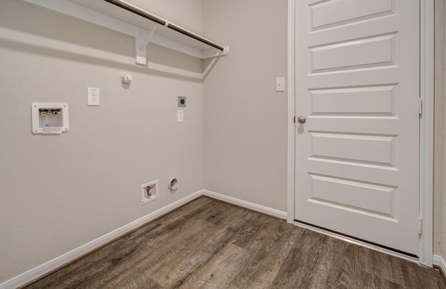 506 Hidden Brook Circle, Baytown, TX 77523