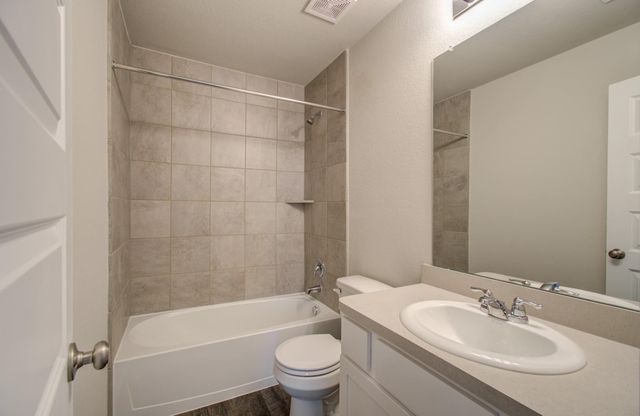 506 Hidden Brook Circle, Baytown, TX 77523