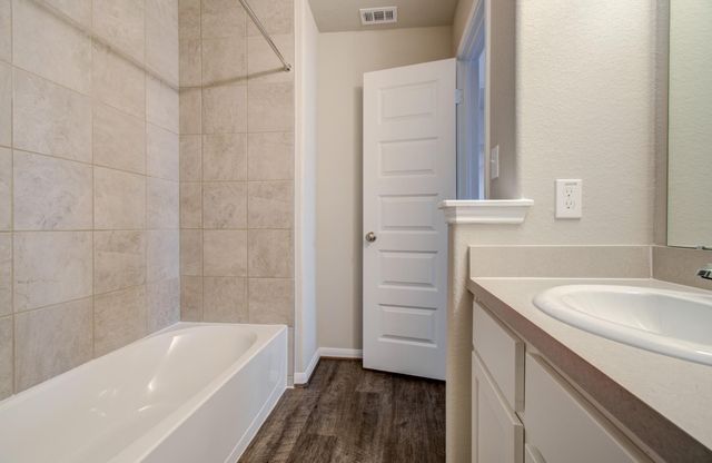 506 Hidden Brook Circle, Baytown, TX 77523