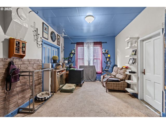 615 Sw 5TH St, Pendleton, OR 97801
