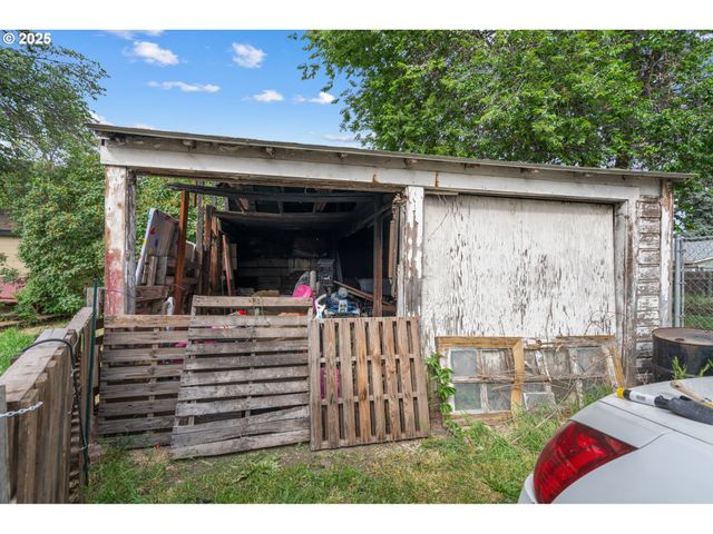 615 Sw 5TH St, Pendleton, OR 97801