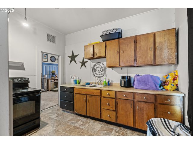 615 Sw 5TH St, Pendleton, OR 97801