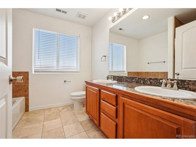 10805 Barclay Ct, Commerce City, CO 80640