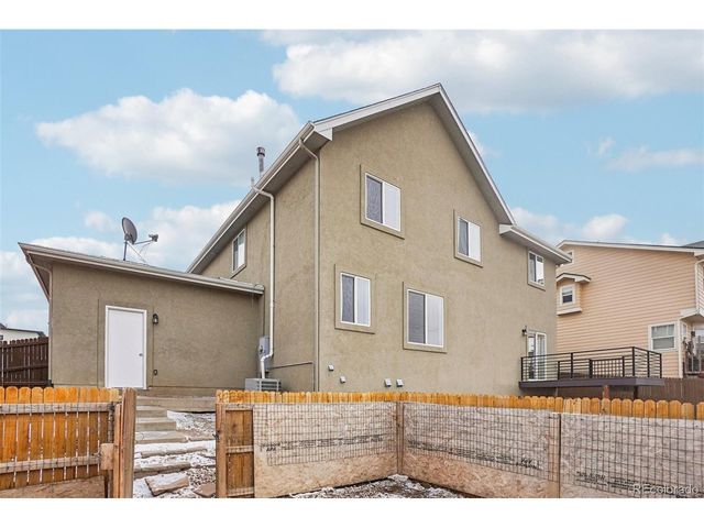 10805 Barclay Ct, Commerce City, CO 80640