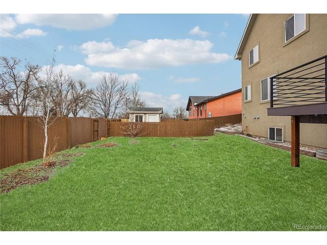 10805 Barclay Ct, Commerce City, CO 80640