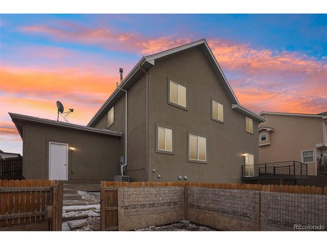 10805 Barclay Ct, Commerce City, CO 80640
