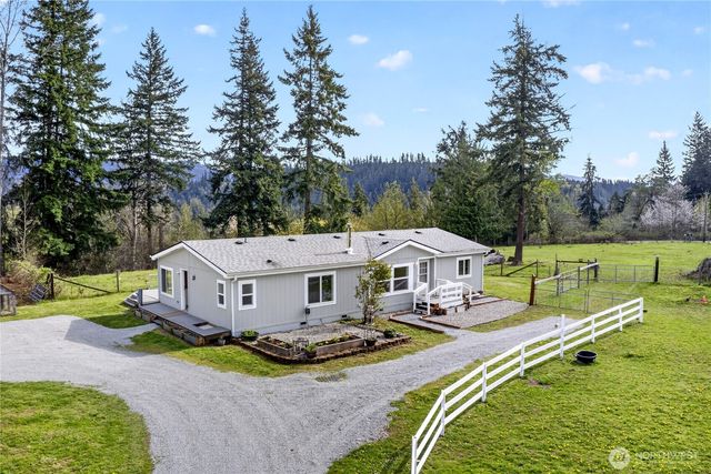 41419 94th Avenue E, Eatonville, WA 98328